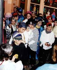 pirates2_p.jpg (19616 bytes)